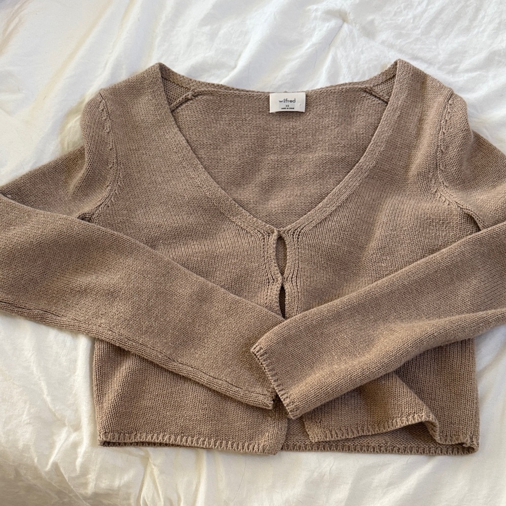 Aritzia | Wilfred Basque Cardigan in Oatmeal - Picture 7 of 14